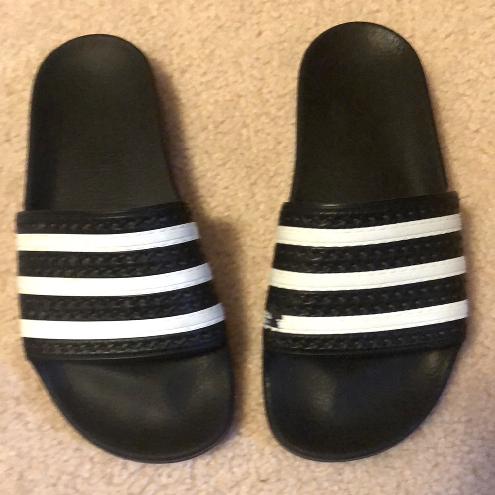 Adidas originals adilette black/white size 6 women’s